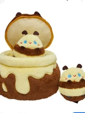 Plush Bee-Shaped Pet Bed and Toy Set - Cream & Brown